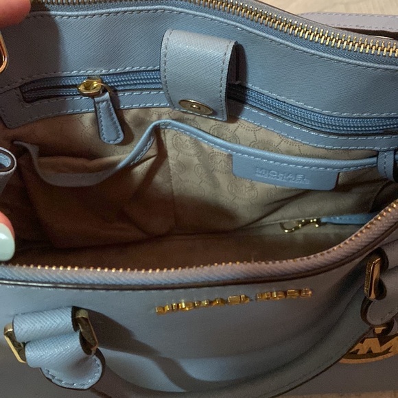 Powder Blue Micheal Kors Satchel. - Picture 5 of 6
